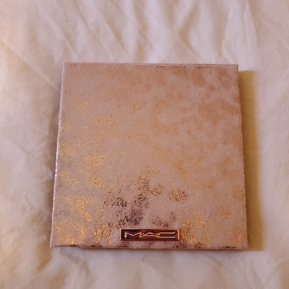MAC Rocket to Fame Eye Shadow X 12 Palette ~ 0.63 oz / 18 g